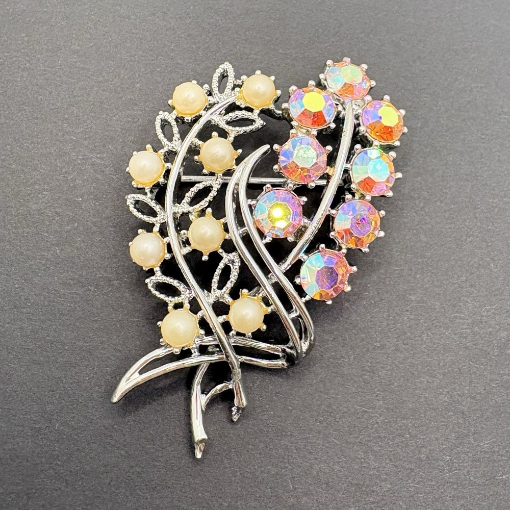 Vintage Coro Floral Pink Aurora Borealis Crystal Faux Pearl Silver‎ Tone Brooch